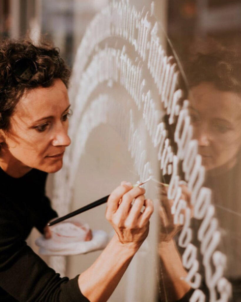 Portrait de l'artiste Mélanie Griffon - membre de la Galerie BAAM à Lorient